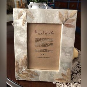 Vtg. Capiz Photo Frame